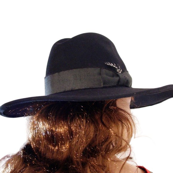YESTADT MILLINERY Peaks $350 Black Fur Felt Wide Brim Hat Women\'s M (22.5\